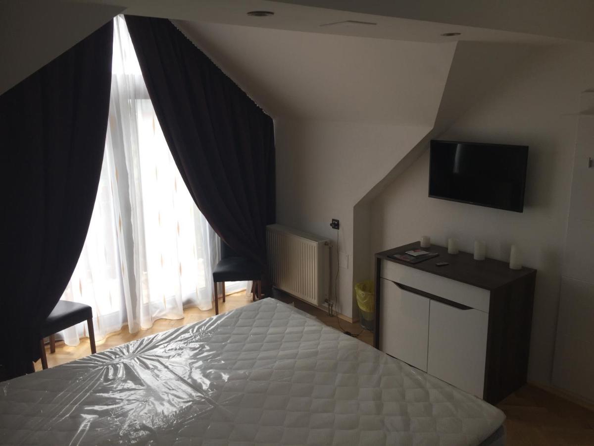 Bed & Breakfast Vulkan Wellness Panzio Pětikostelí